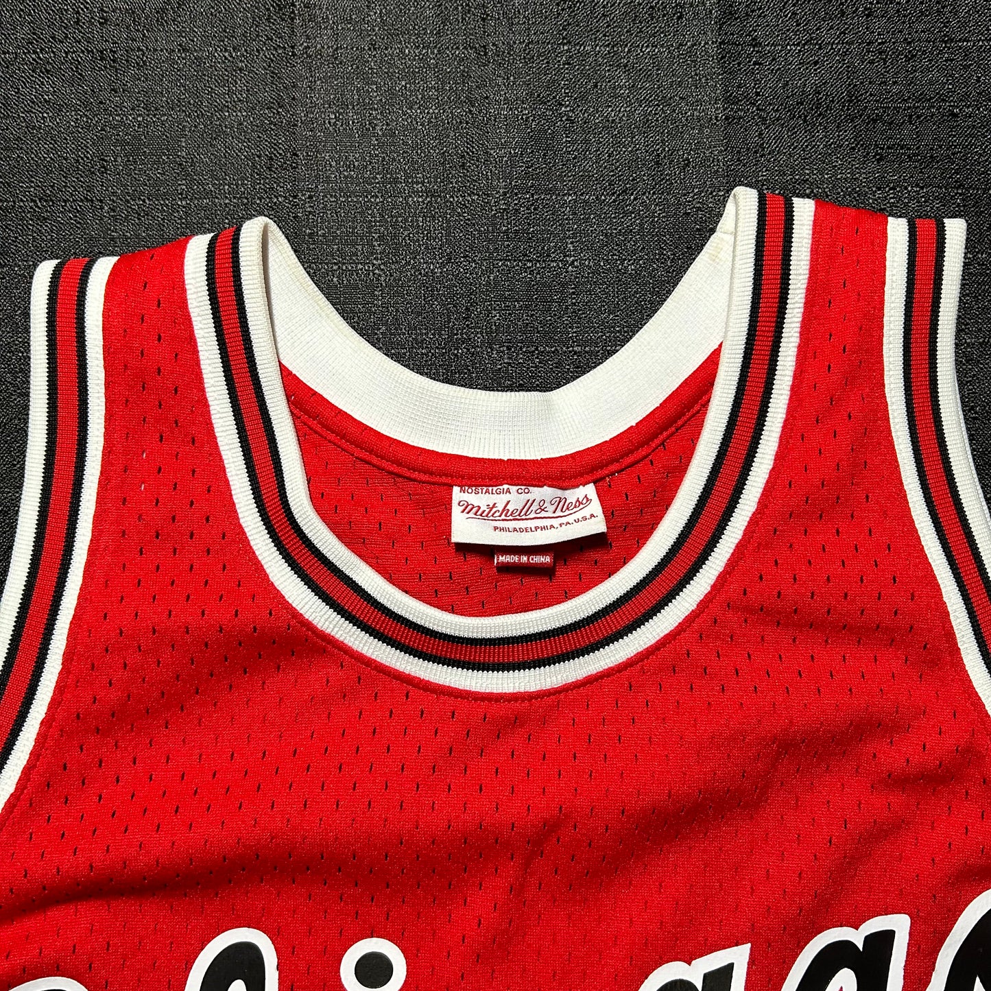 Mitchell & Ness Hardwood Classics Chicago Bulls Michael Jordan #23 1984-1986 Authentic Rookie Jersey - 48 (XL) - Red