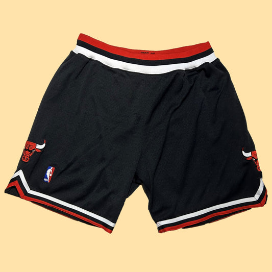 Mitchell & Ness Hardwood Classics Chicago Bulls 1997-1998 Basketball Shorts - Large - Black / Red