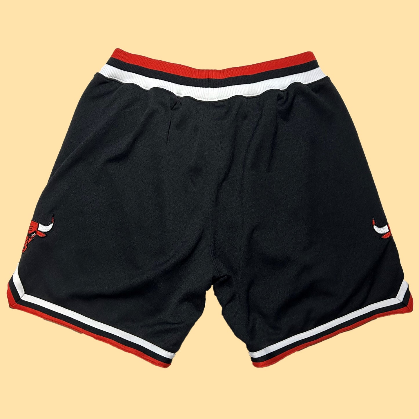 Mitchell & Ness Hardwood Classics Chicago Bulls 1997-1998 Basketball Shorts - Large - Black / Red